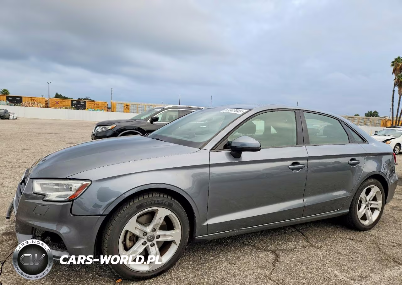 2018 Audi A3 Premium VIN:WAUAUGFF2J1041512 - 1
