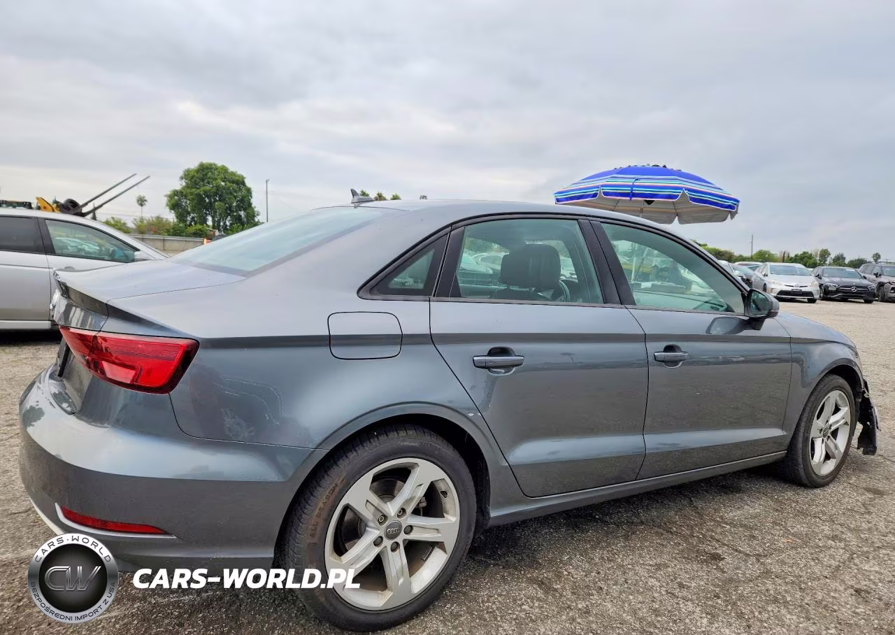 2018 Audi A3 Premium VIN:WAUAUGFF2J1041512 - 3