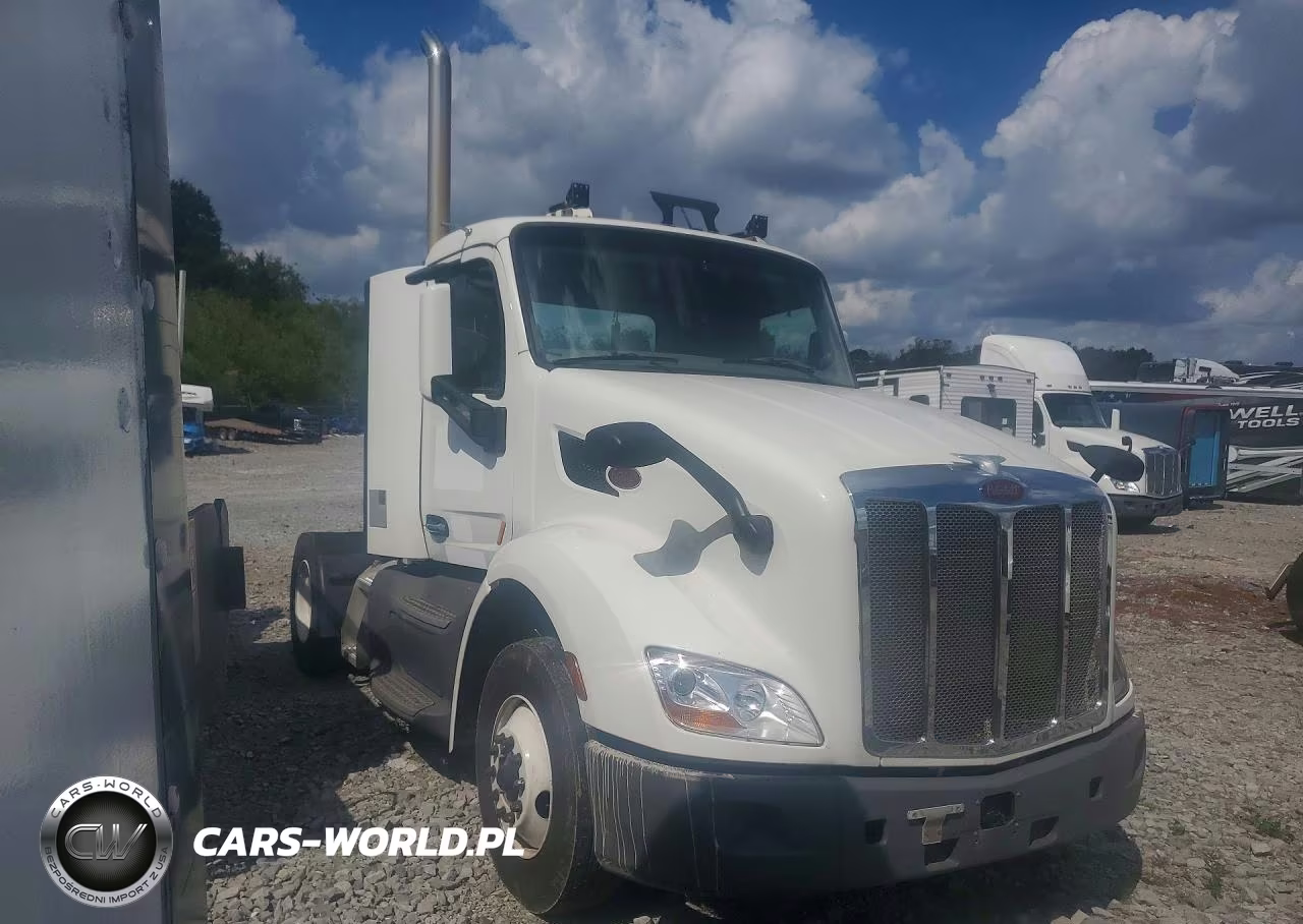 2018 Peterbilt 579 Semi Truck VIN:1XPBA48X7JD477922 - 4