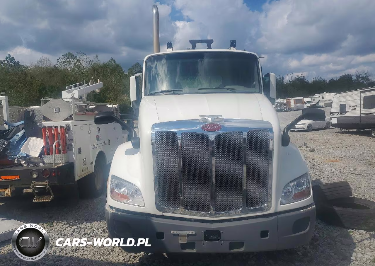 2018 Peterbilt 579 Semi Truck VIN:1XPBA48X7JD477922 - 5