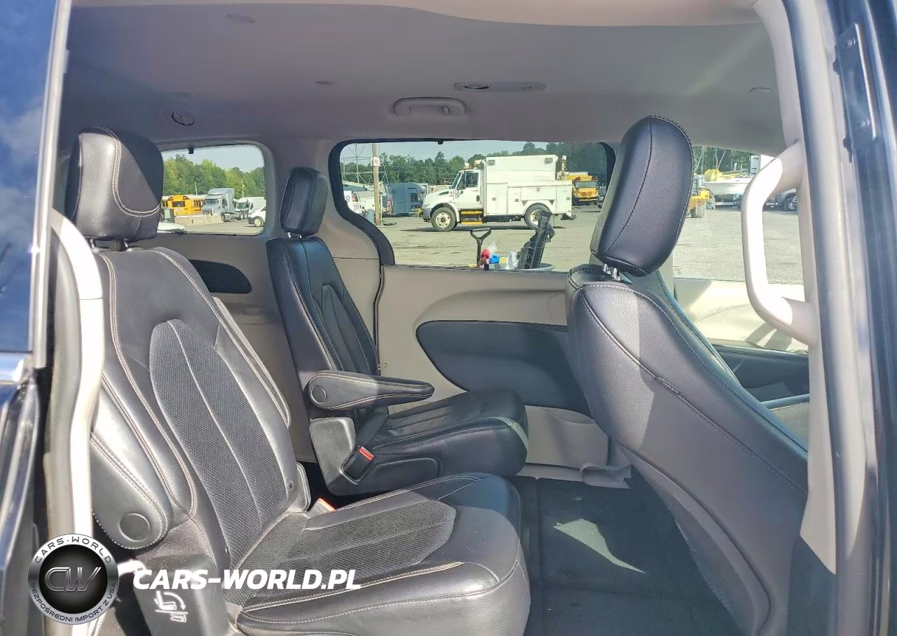 2022 Chrysler Pacifica Touring L VIN:2C4RC1BG1NR218038 - 11