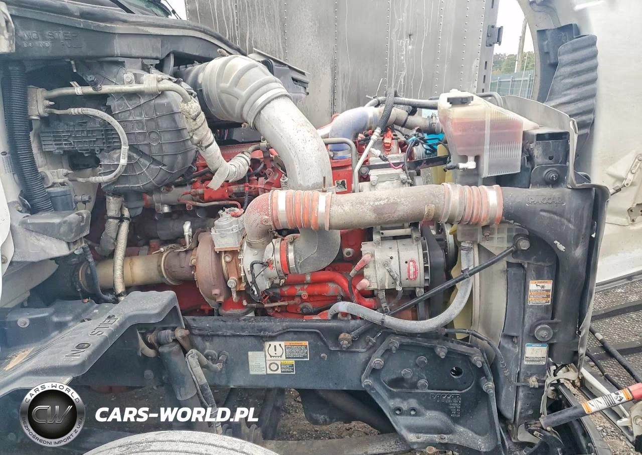 2018 Peterbilt 579 Semi Truck VIN:1XPBA48X1JD478404 - 10