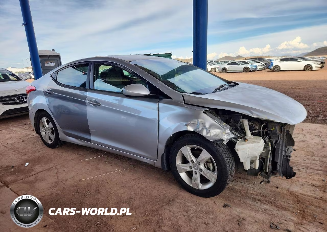2013 Hyundai Elantra Gls VIN:5NPDH4AE0DH259317 - 4