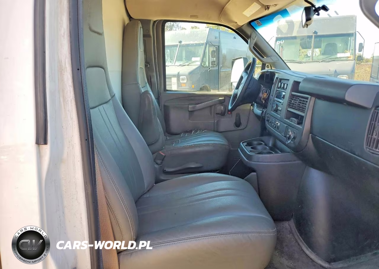 2018 Chevrolet Express Delivery Truck VIN:1GB0GRFP4J1333287 - 10