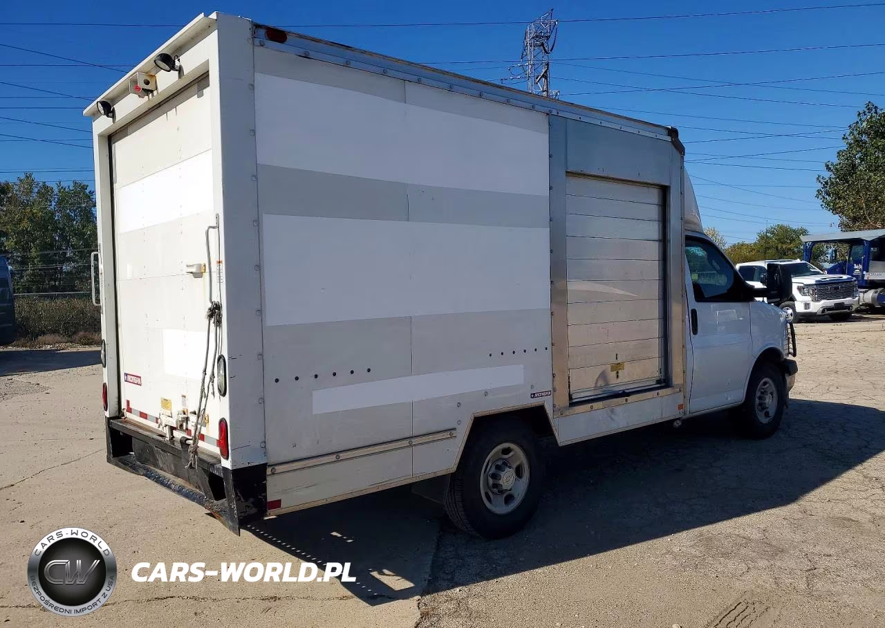 2018 Chevrolet Express Delivery Truck VIN:1GB0GRFP4J1333287 - 3