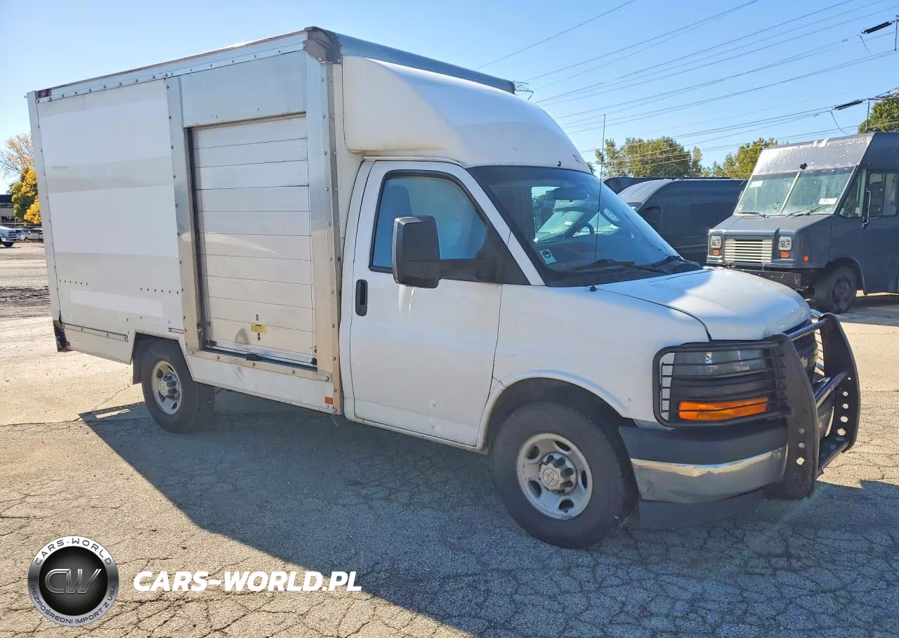 2018 Chevrolet Express Delivery Truck VIN:1GB0GRFP4J1333287 - 4