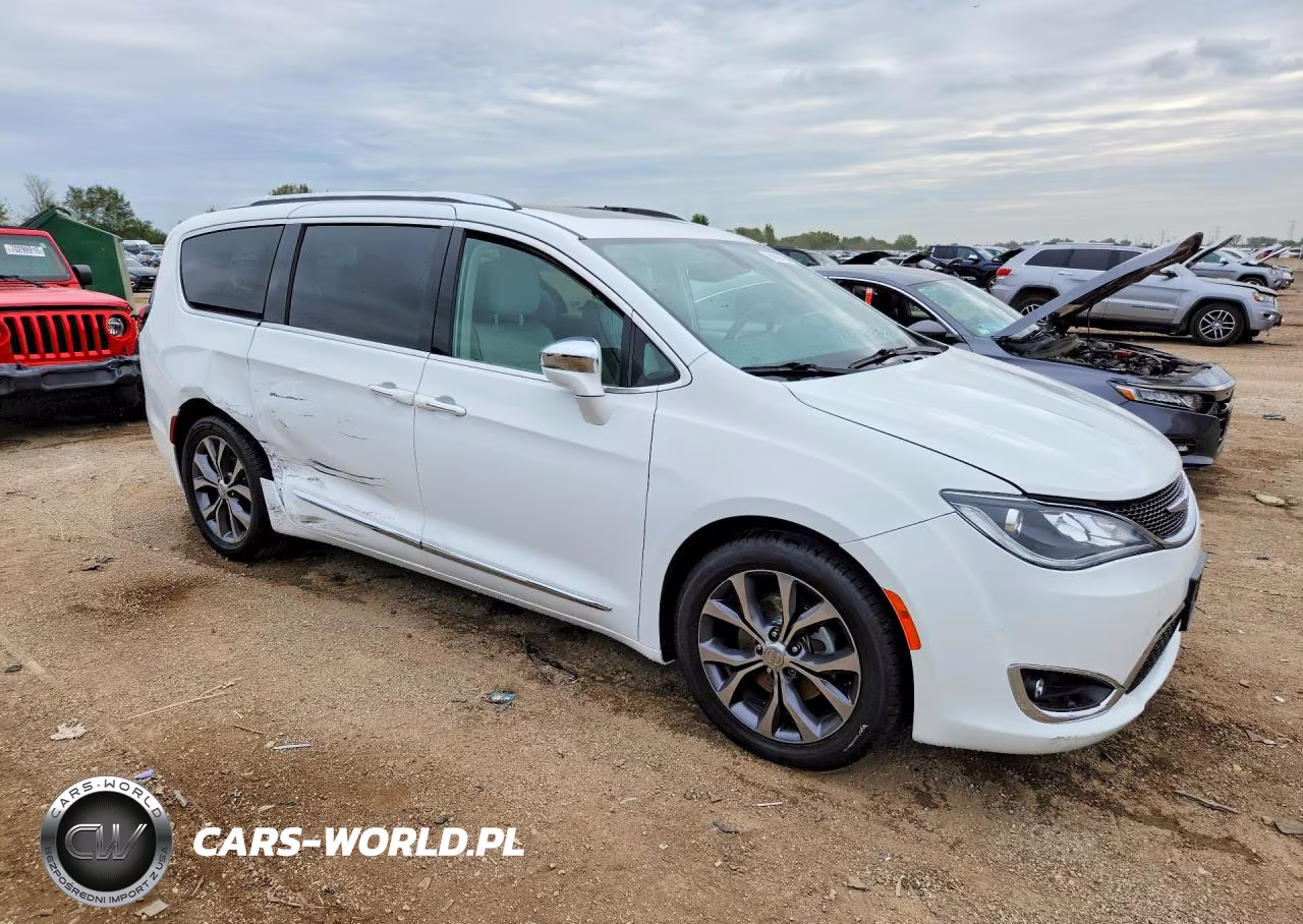 2018 Chrysler Pacifica Limited VIN:2C4RC1GG5JR125333 - 4
