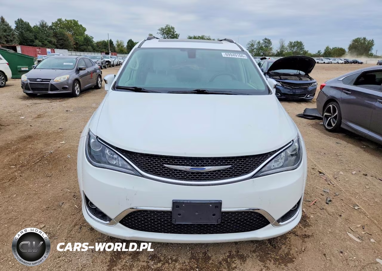2018 Chrysler Pacifica Limited VIN:2C4RC1GG5JR125333 - 5