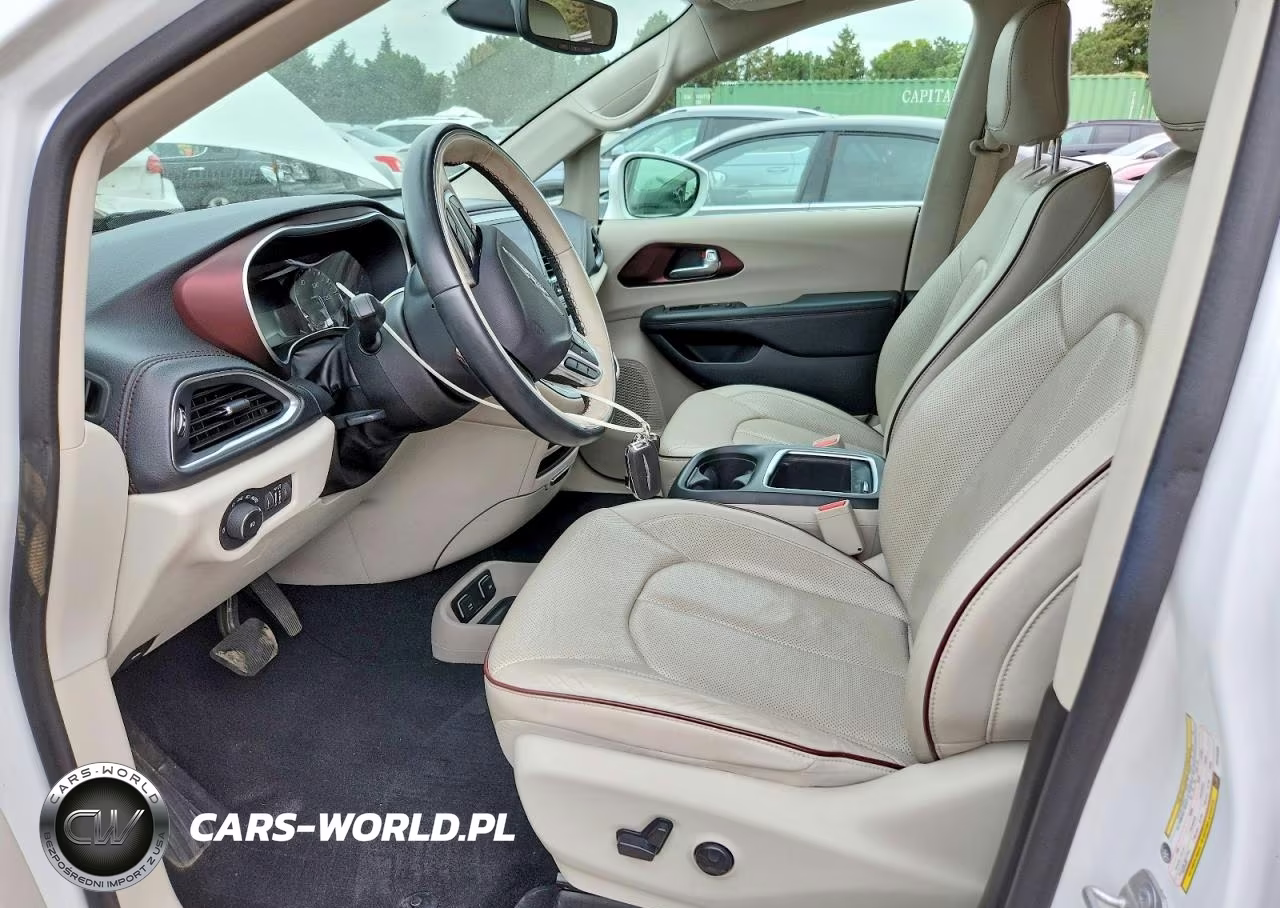 2018 Chrysler Pacifica Limited VIN:2C4RC1GG5JR125333 - 7
