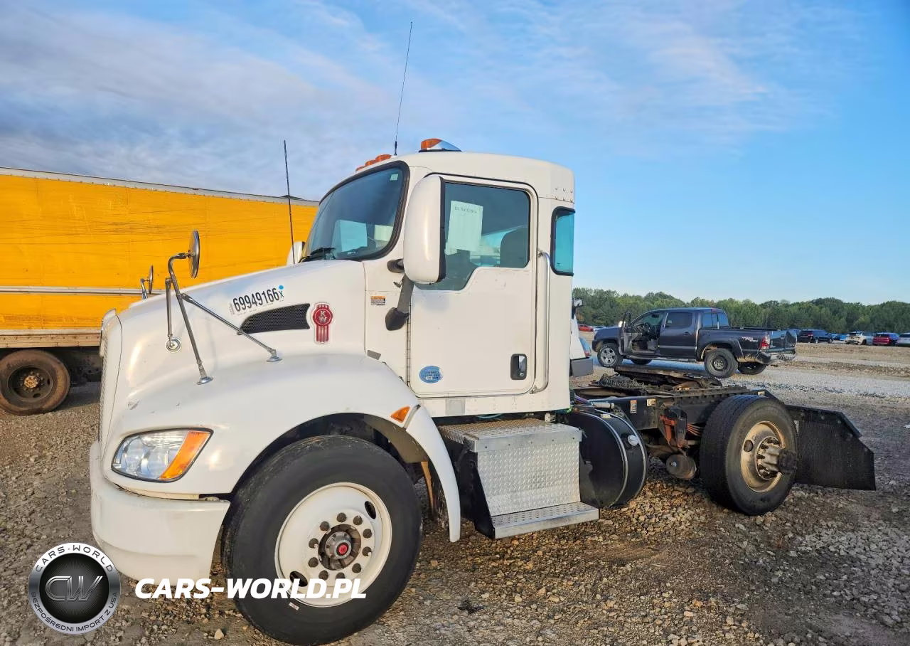 2015 Kenworth T370 Semi Truck