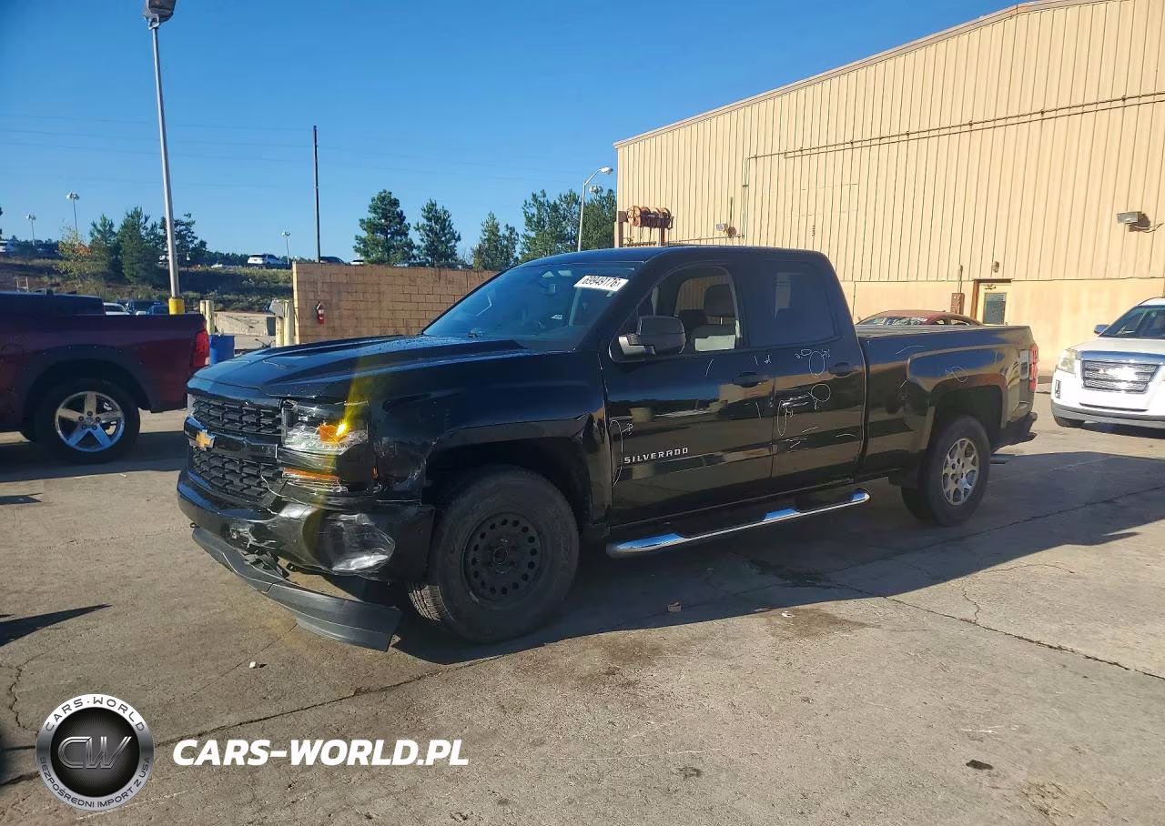 2017 Chevrolet Silverado C1500 Custom VIN:1GCRCPEH7HZ220040 - 1