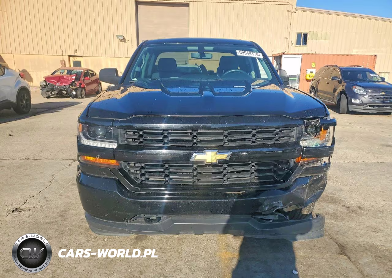 2017 Chevrolet Silverado C1500 Custom VIN:1GCRCPEH7HZ220040 - 5