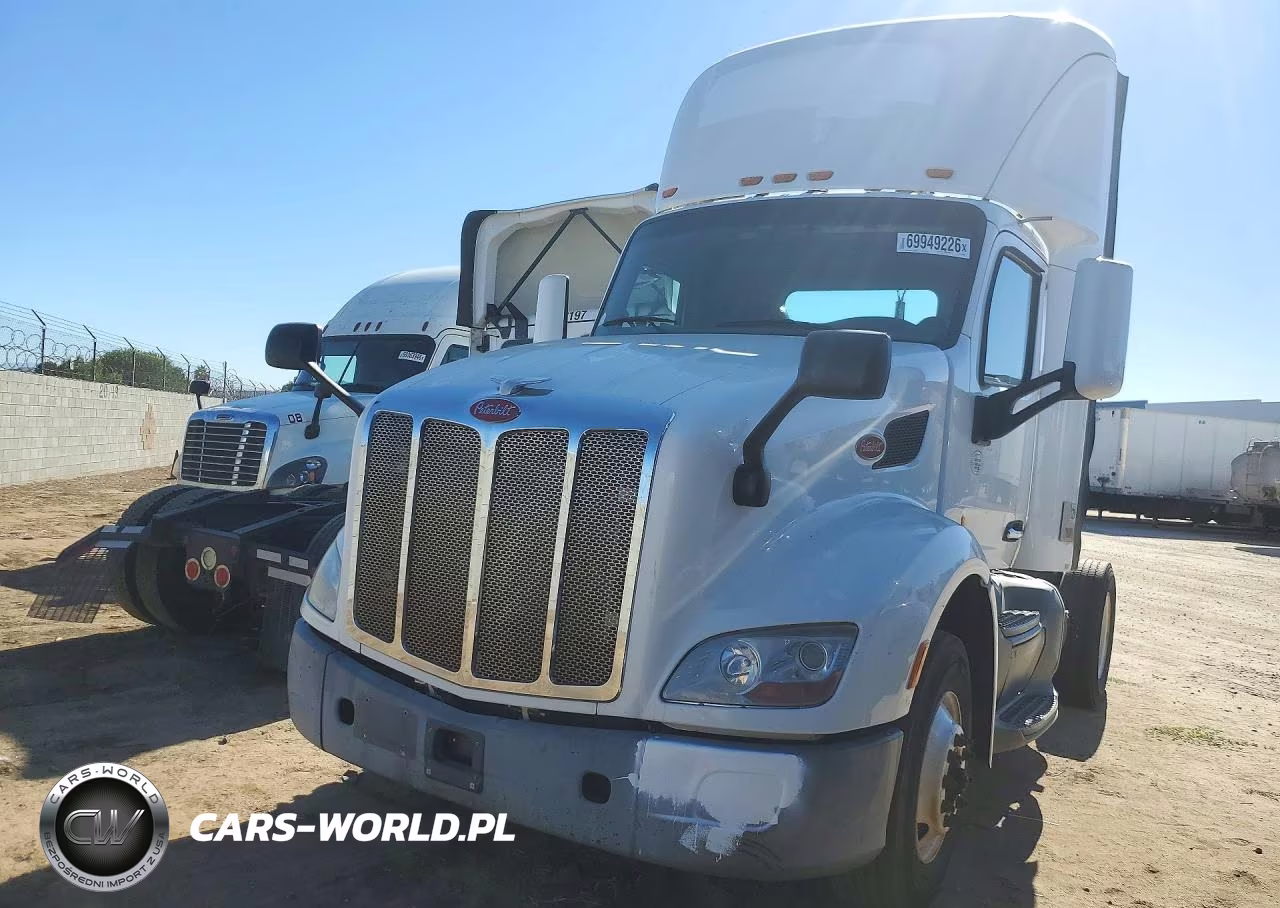 2018 Peterbilt 579 Semi Truck