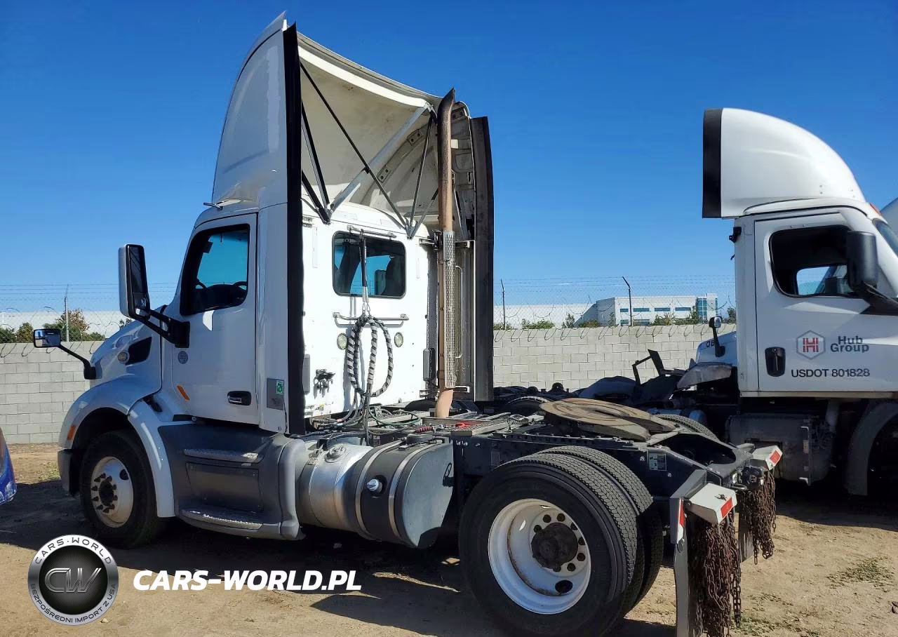 2018 Peterbilt 579 Semi Truck VIN:1XPBA48X1JD446505 - 2