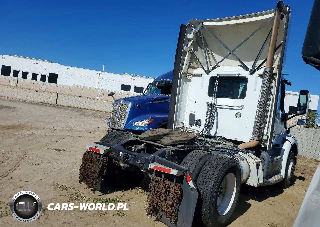 2018 Peterbilt 579 Semi Truck VIN:1XPBA48X1JD446505 - 3