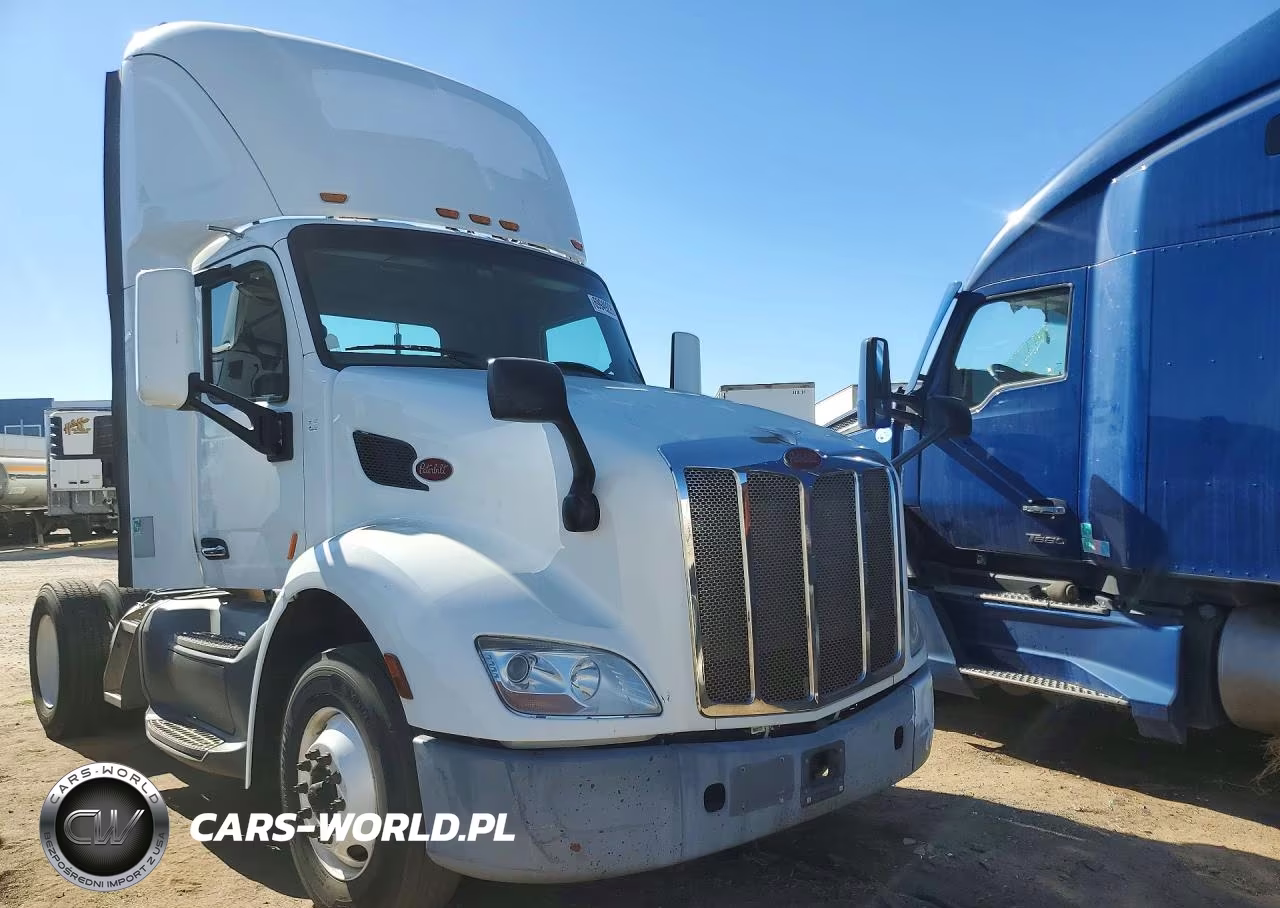 2018 Peterbilt 579 Semi Truck VIN:1XPBA48X1JD446505 - 4