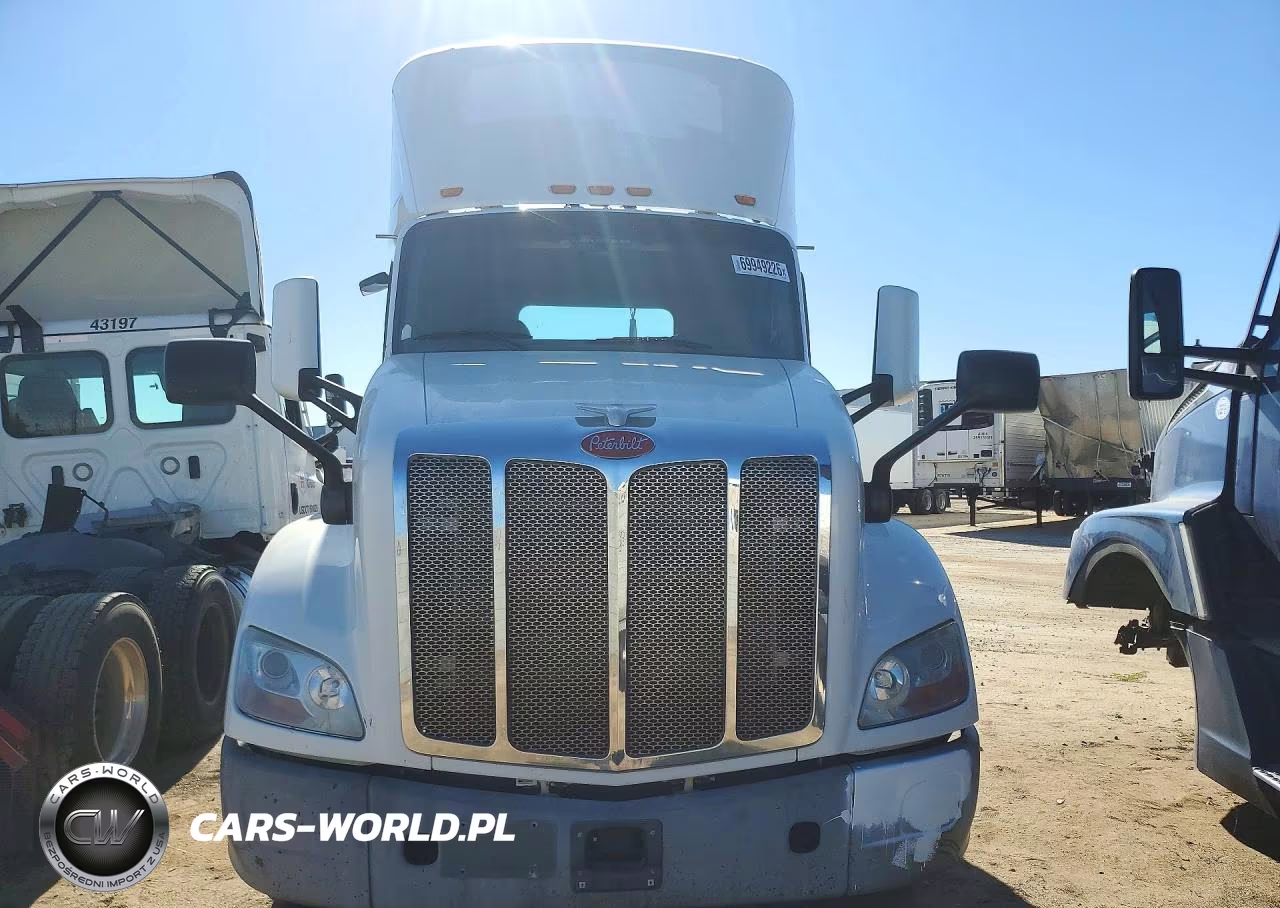 2018 Peterbilt 579 Semi Truck VIN:1XPBA48X1JD446505 - 5