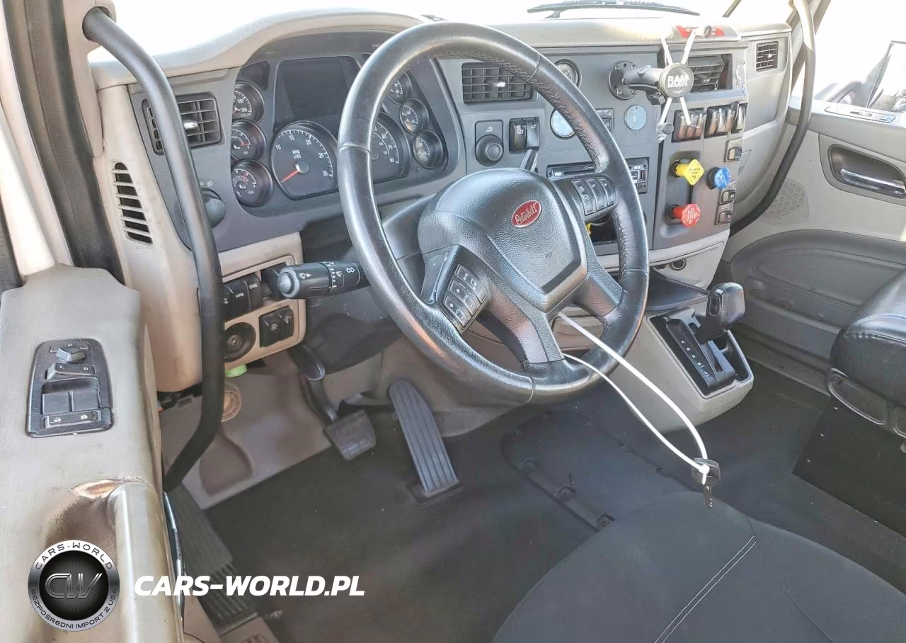 2018 Peterbilt 579 Semi Truck VIN:1XPBA48X1JD446505 - 8