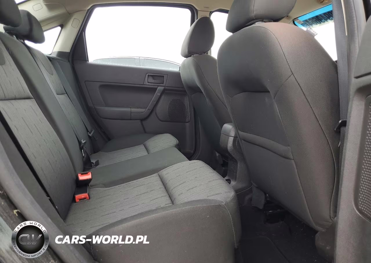 2009 Ford Focus Se VIN:1FAHP35NX9W127035 - 10
