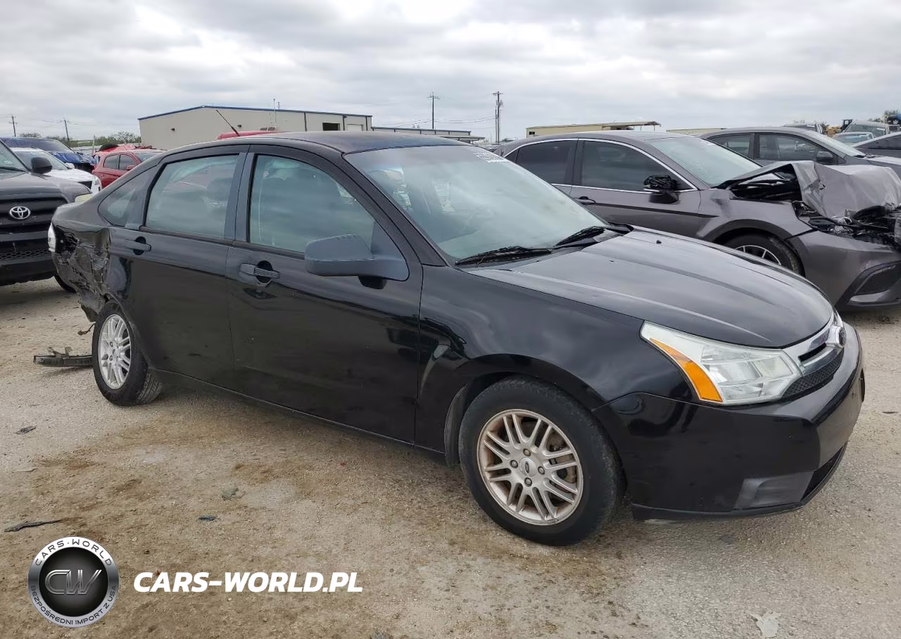 2009 Ford Focus Se VIN:1FAHP35NX9W127035 - 4
