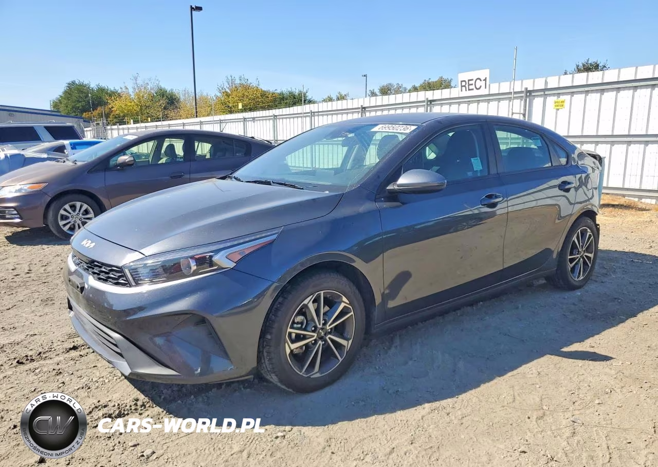 2023 Kia Forte Lxs