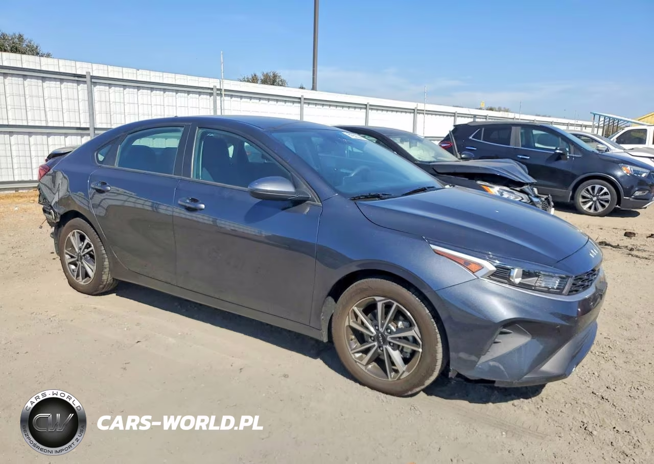 2023 Kia Forte Lxs VIN:3KPF24AD2PE554977 - 4