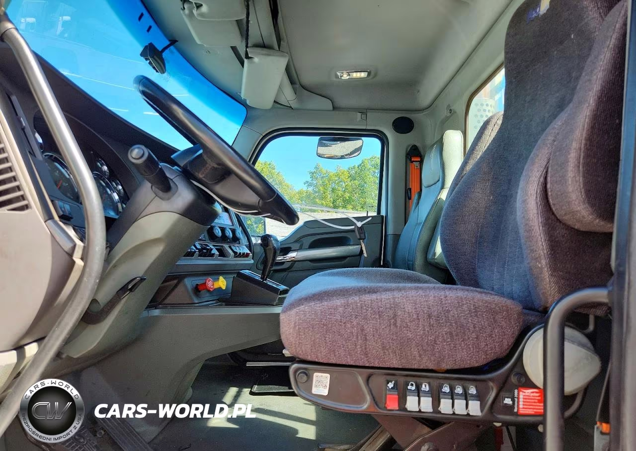 2016 Kenworth Construction T680 Semi Truck VIN:1XKYA48X0GJ496368 - 7