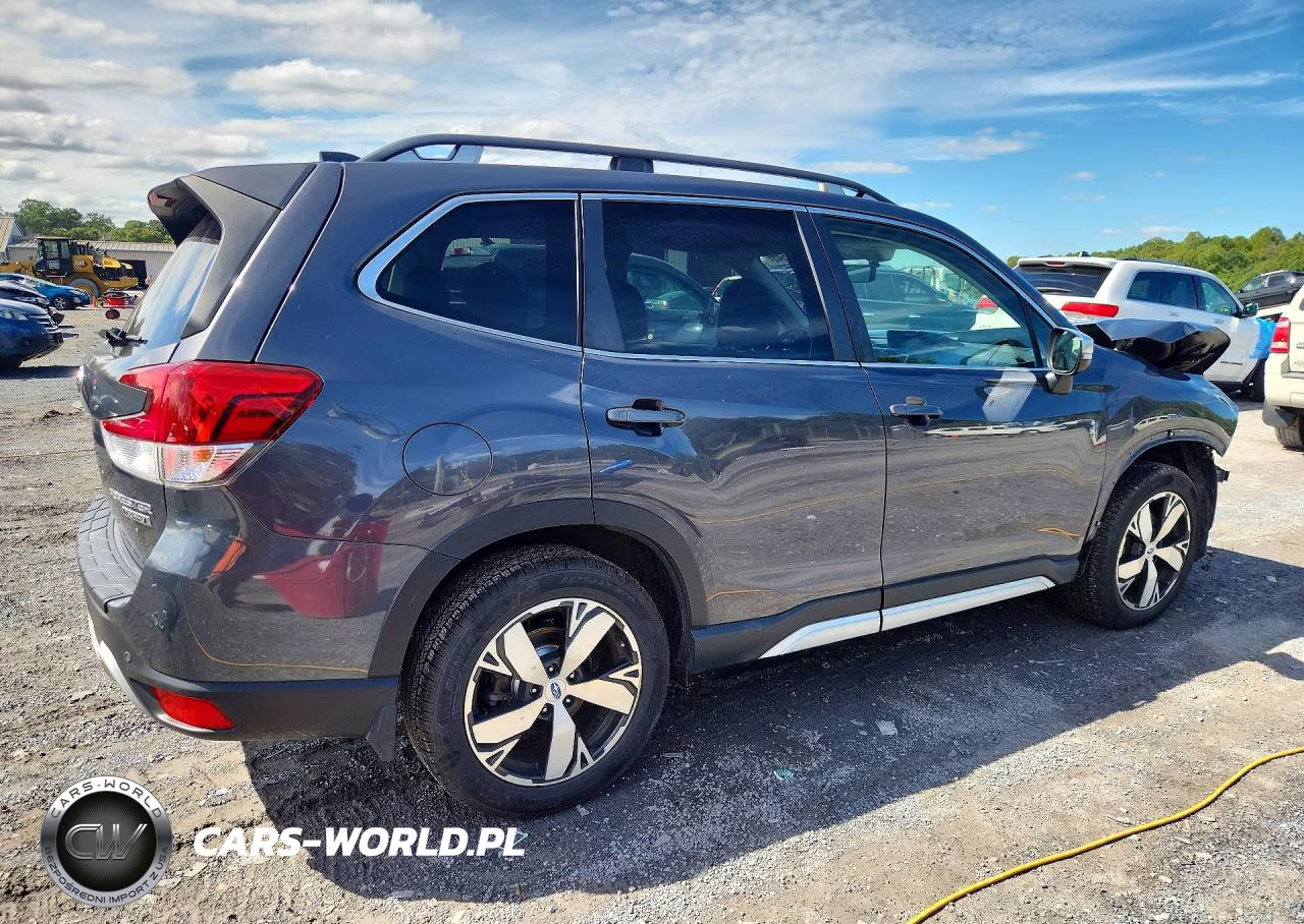 2020 Subaru Forester Touring VIN:JF2SKAXC4LH406251 - 3
