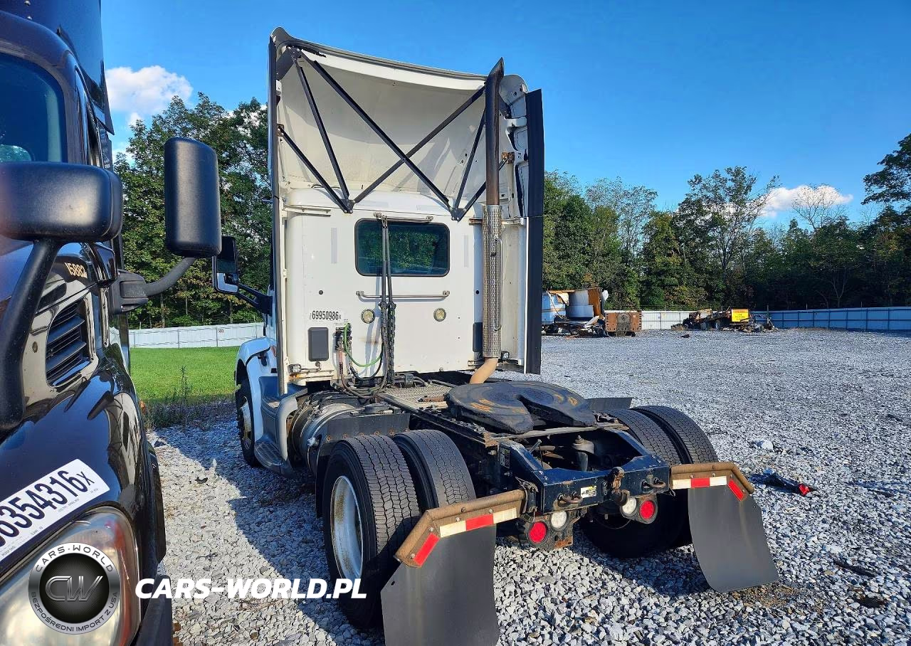 2020 Peterbilt 579 Semi Truck VIN:1XPBA48XXLD685747 - 2