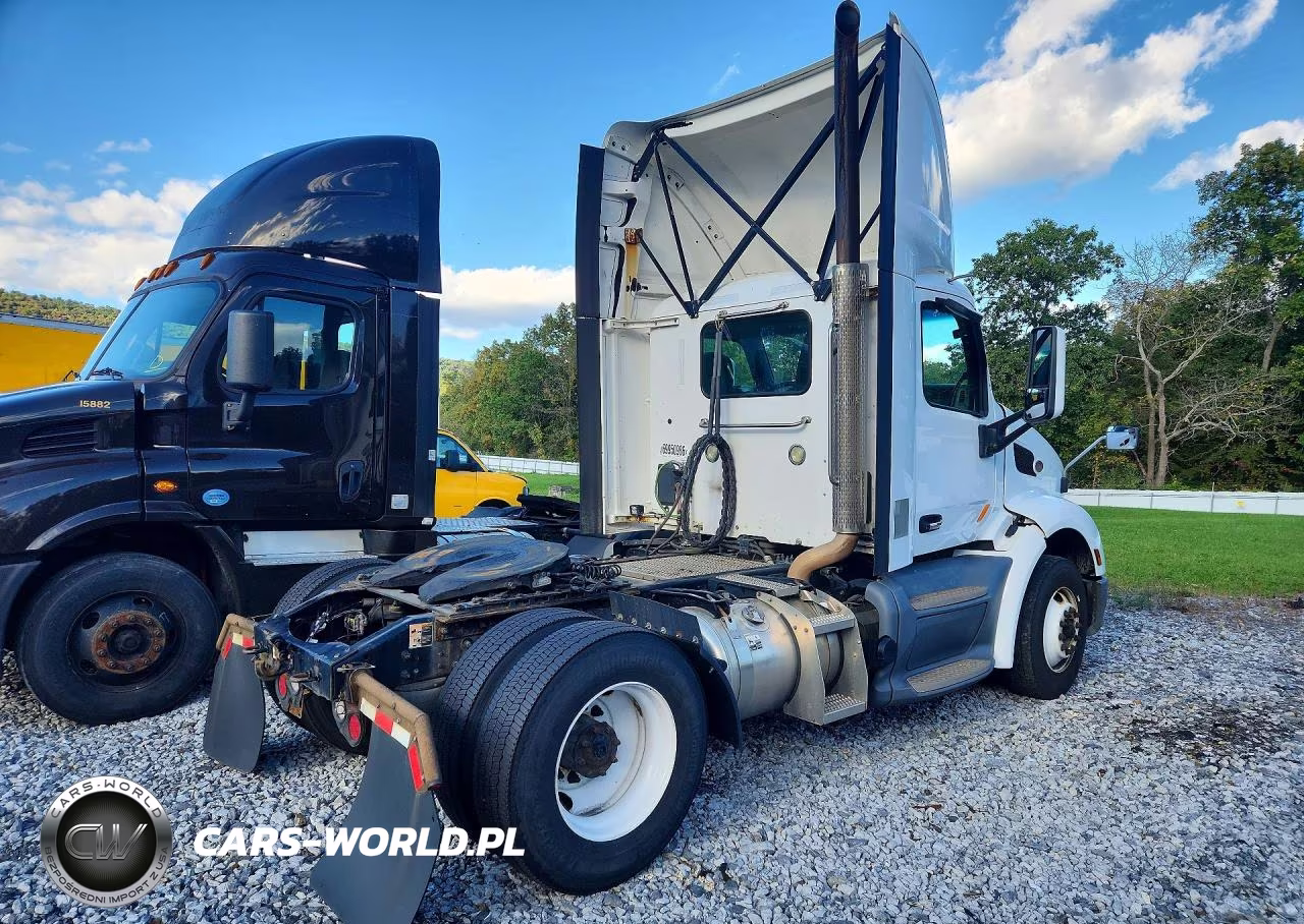 2020 Peterbilt 579 Semi Truck VIN:1XPBA48XXLD685747 - 3