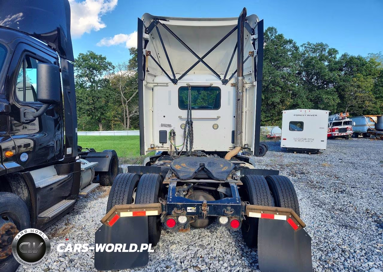 2020 Peterbilt 579 Semi Truck VIN:1XPBA48XXLD685747 - 6