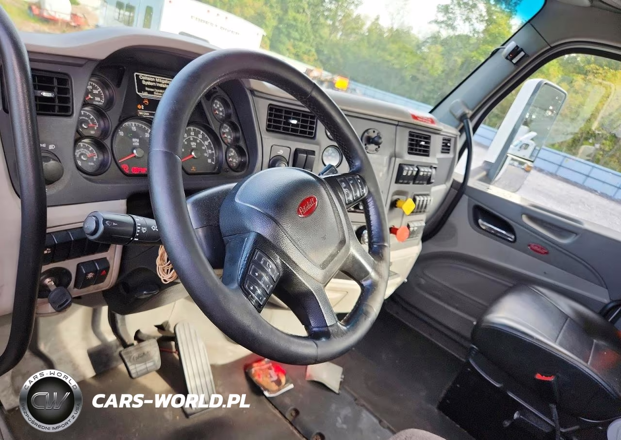 2020 Peterbilt 579 Semi Truck VIN:1XPBA48XXLD685747 - 8