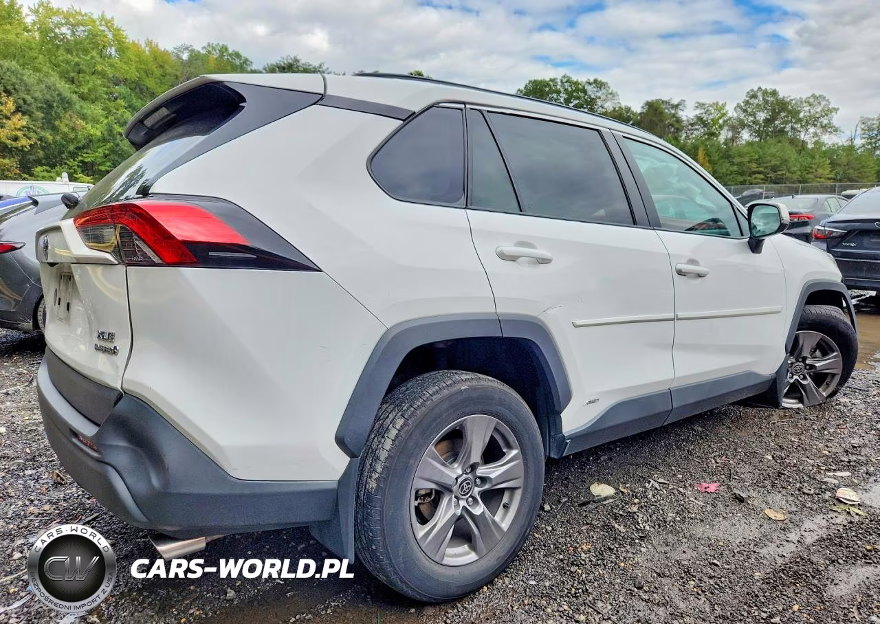 2024 Toyota Rav4 Hybrid Xle VIN:4T3RWRFV7RU132520 - 3