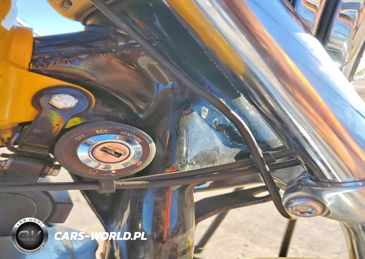 1995 Harley-Davidson Xl883 Deluxe VIN:1HD4CFM19SY212882 - 8