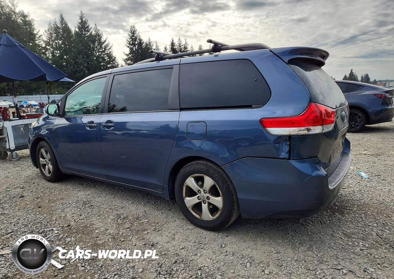 2014 Toyota Sienna Le VIN:5TDKK3DC9ES517536 - 2