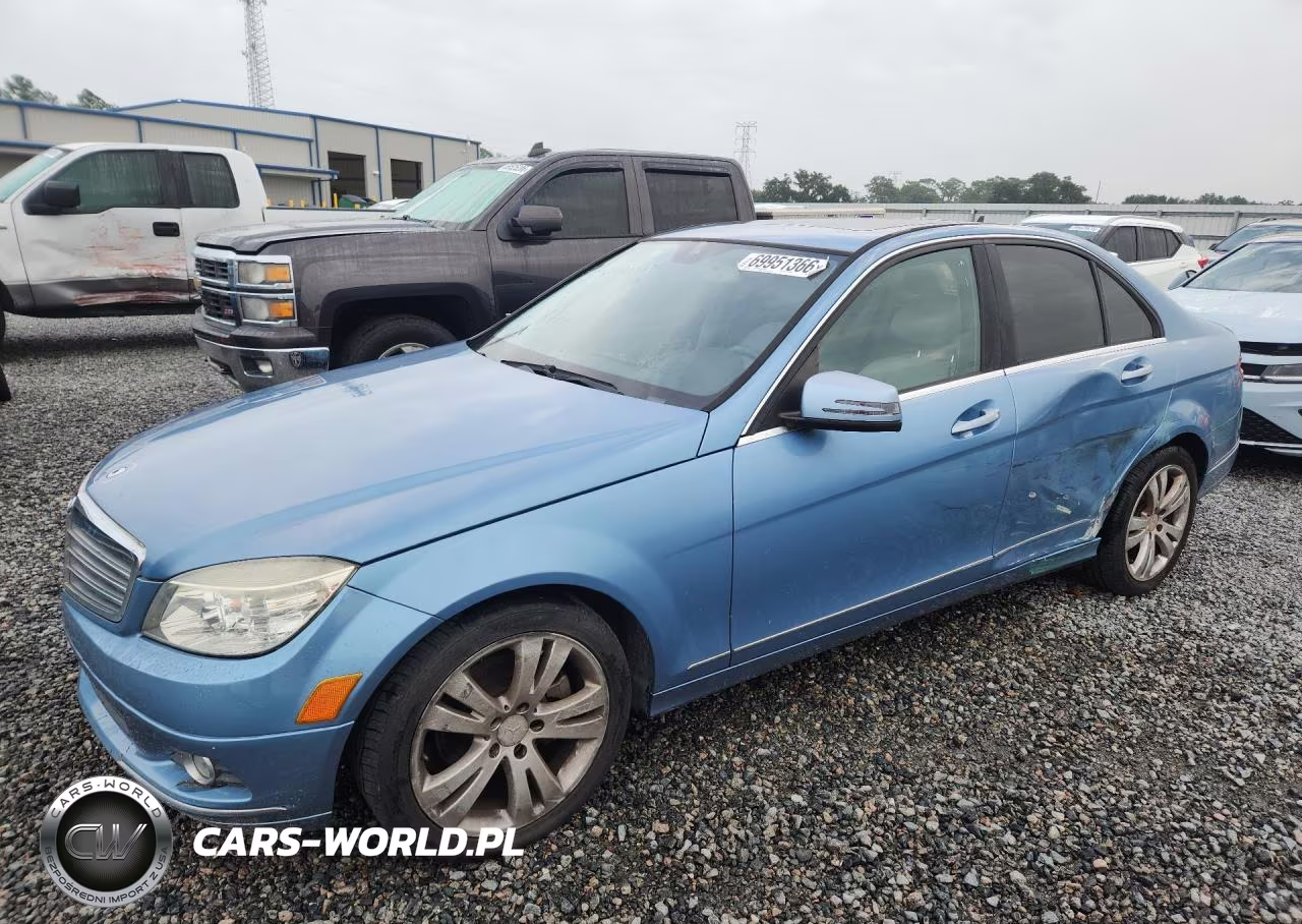 2011 Mercedes-Benz C 300 VIN:WDDGF5EBXBR184260 - 1