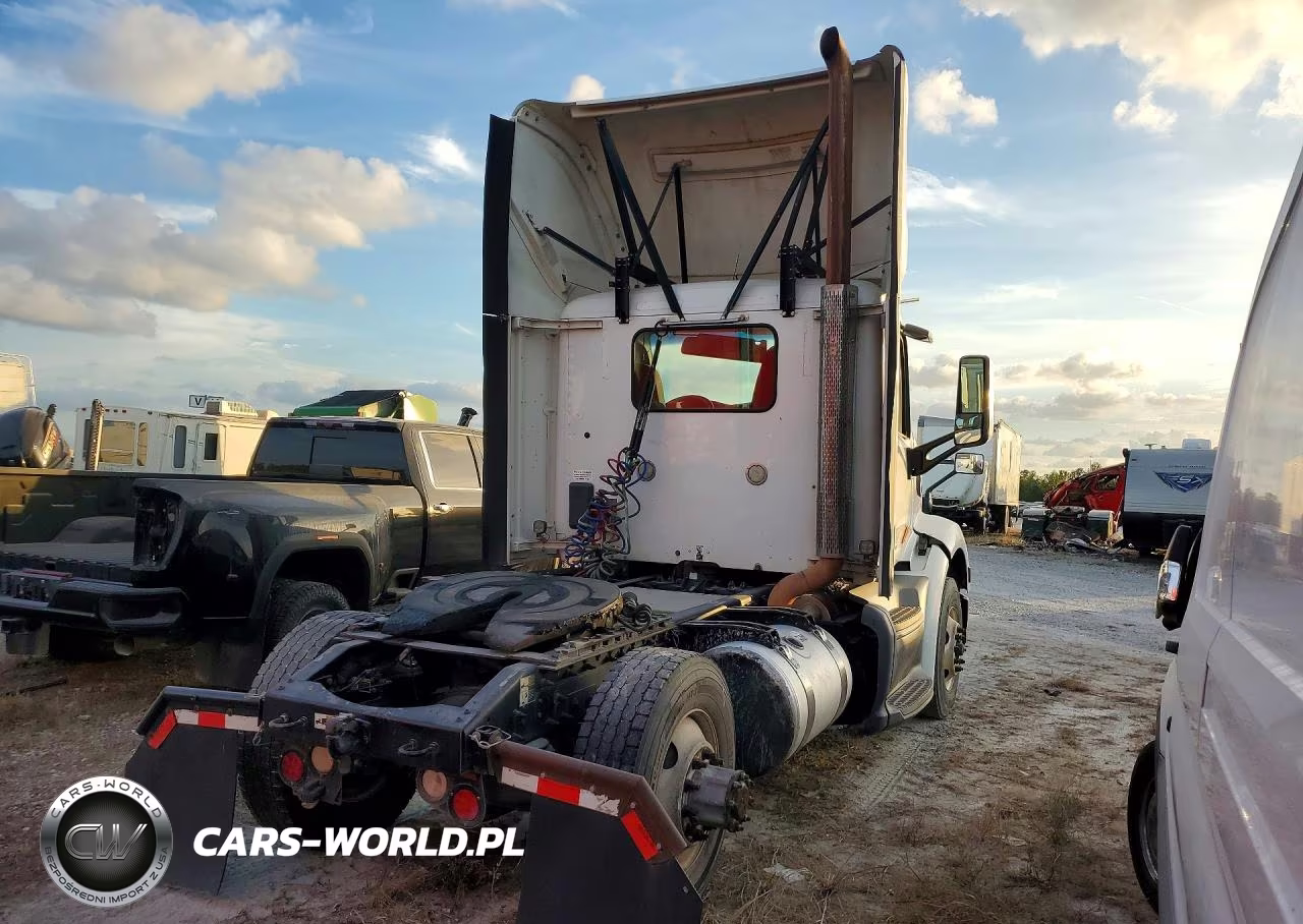 2016 Peterbilt 579 Semi Truck VIN:1XPBA48X2GD339729 - 3