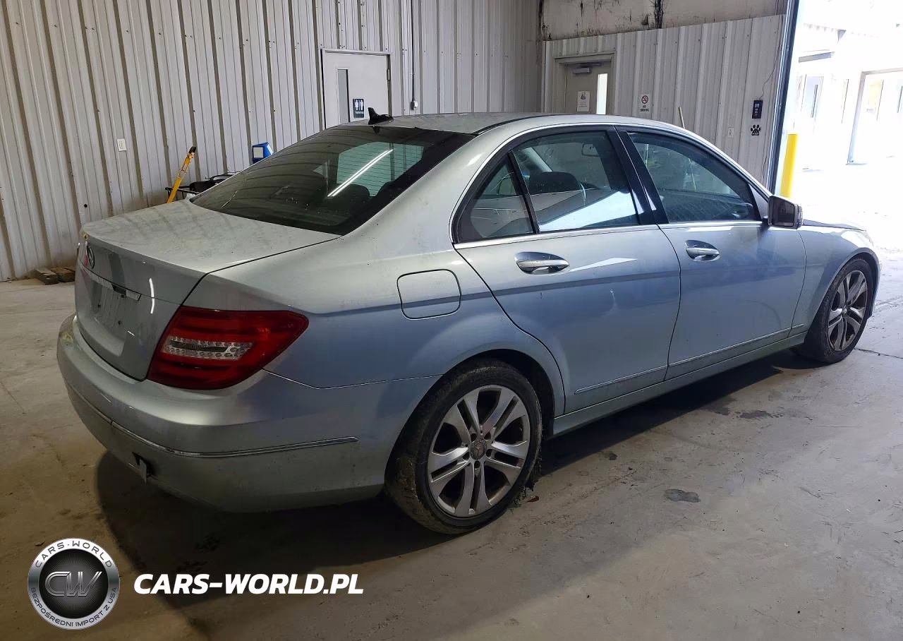 2013 Mercedes-Benz C 250 VIN:WDDGF4HB3DR272558 - 3