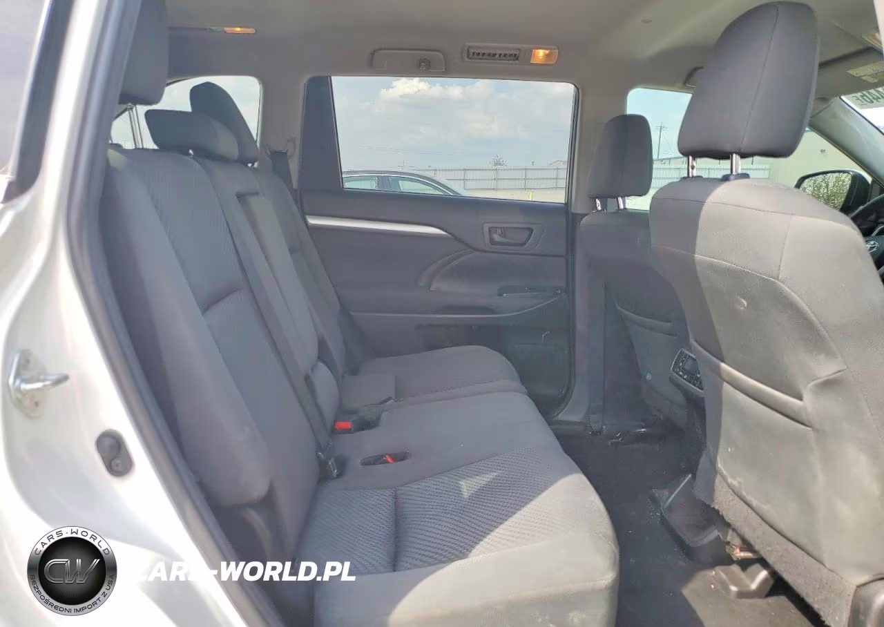 2019 Toyota Highlander Le VIN:5TDZARFH2KS051988 - 10