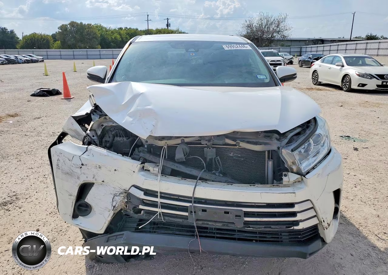 2019 Toyota Highlander Le VIN:5TDZARFH2KS051988 - 5
