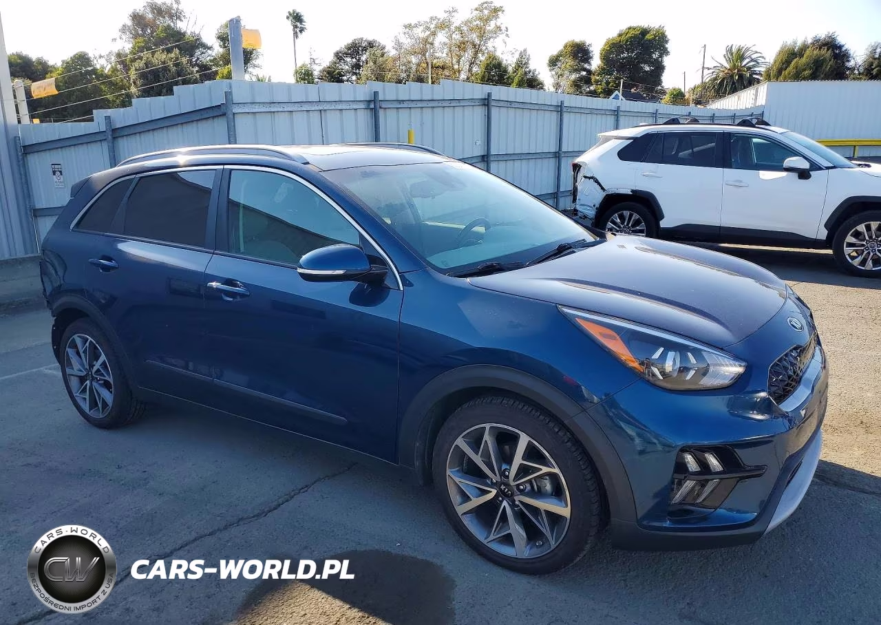 2020 Kia Niro Touring VIN:KNDCC3LC2L5394653 - 4