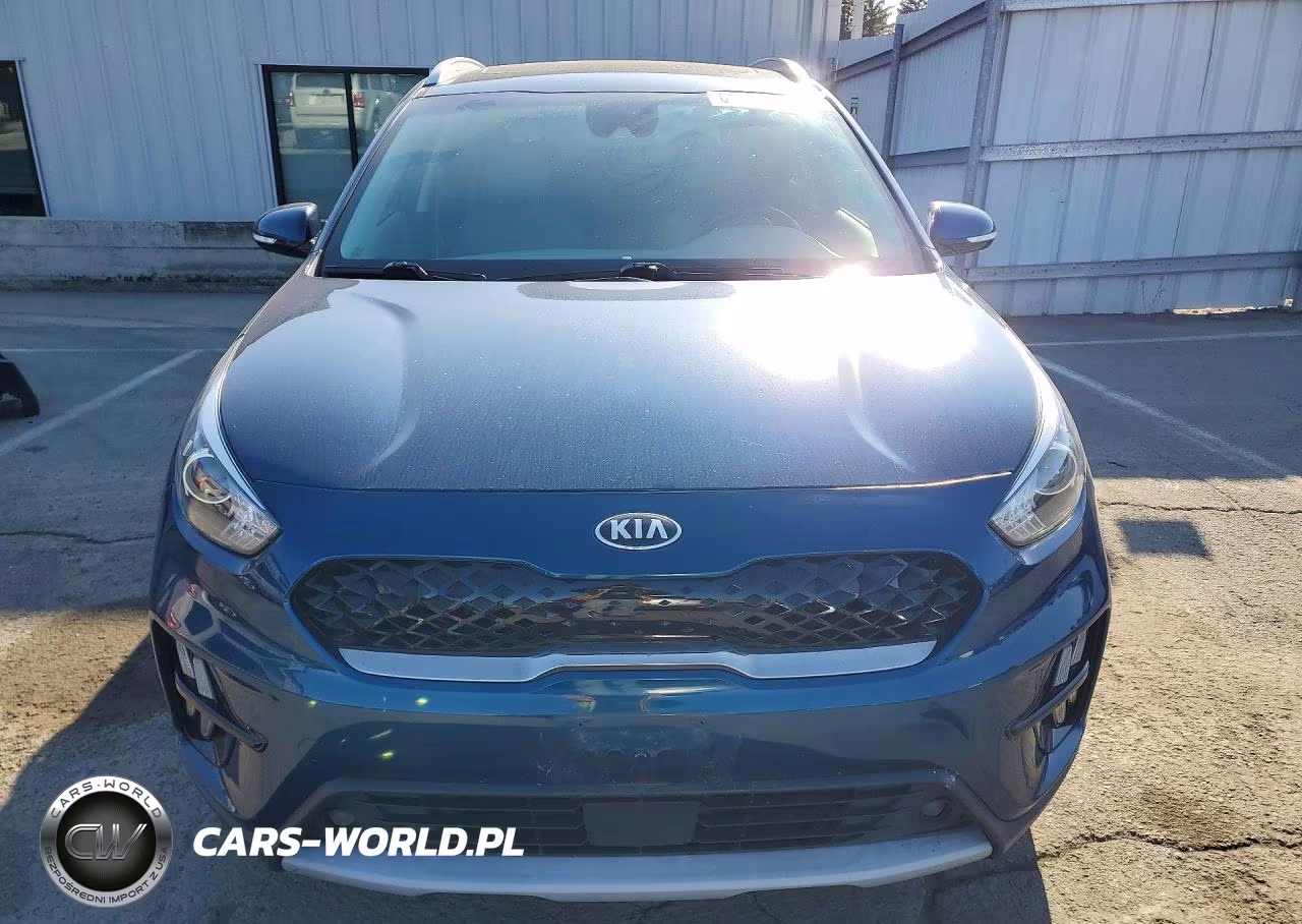 2020 Kia Niro Touring VIN:KNDCC3LC2L5394653 - 5