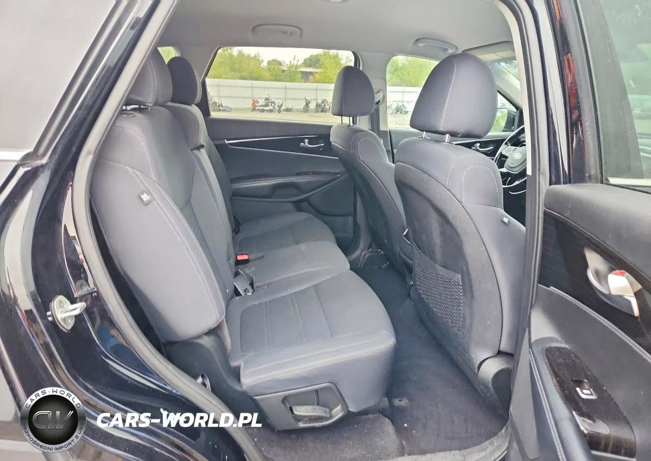 2019 Kia Sorento Lx VIN:5XYPGDA3XKG434143 - 11
