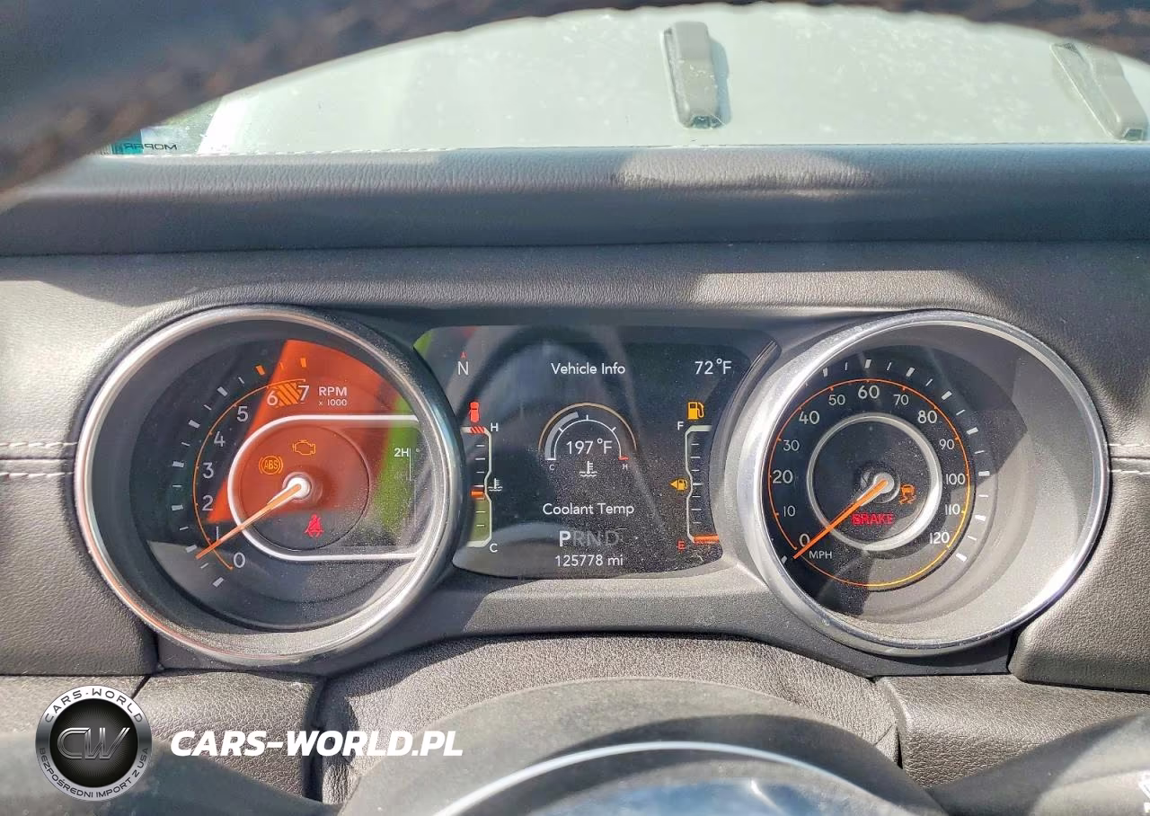 2019 Jeep Wrangler Unlimited Sahara VIN:1C4HJXENXKW505119 - 9