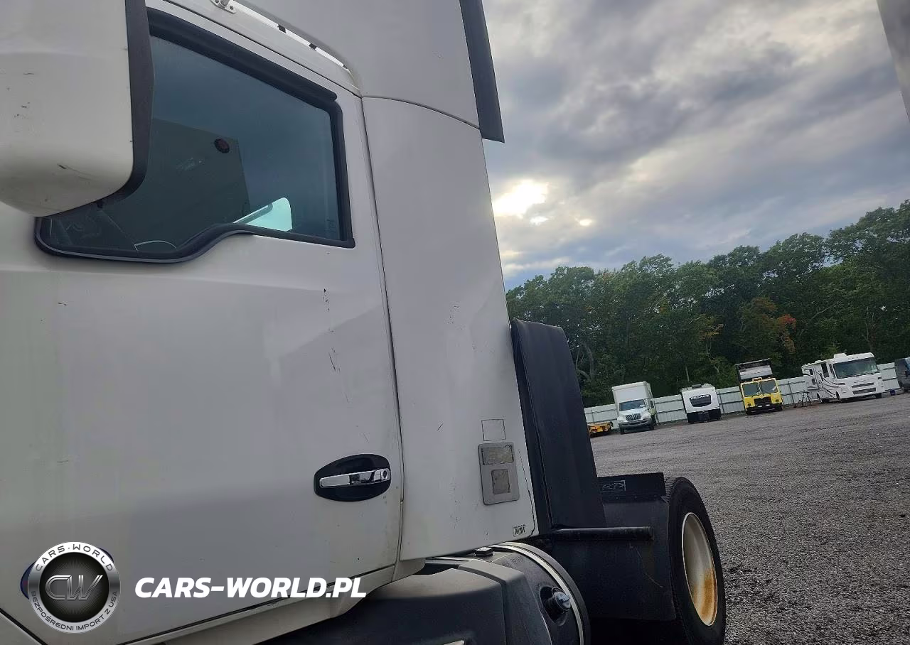 2018 Kenworth T680 Semi Truck VIN:1XKYA48X5JJ204270 - 12