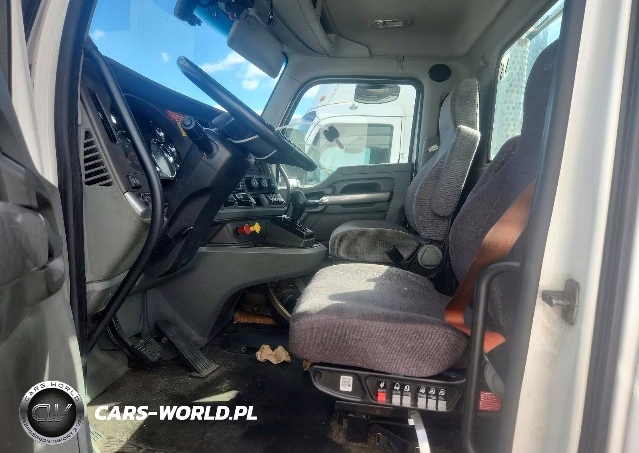 2018 Kenworth T680 Semi Truck VIN:1XKYA48X5JJ204270 - 7