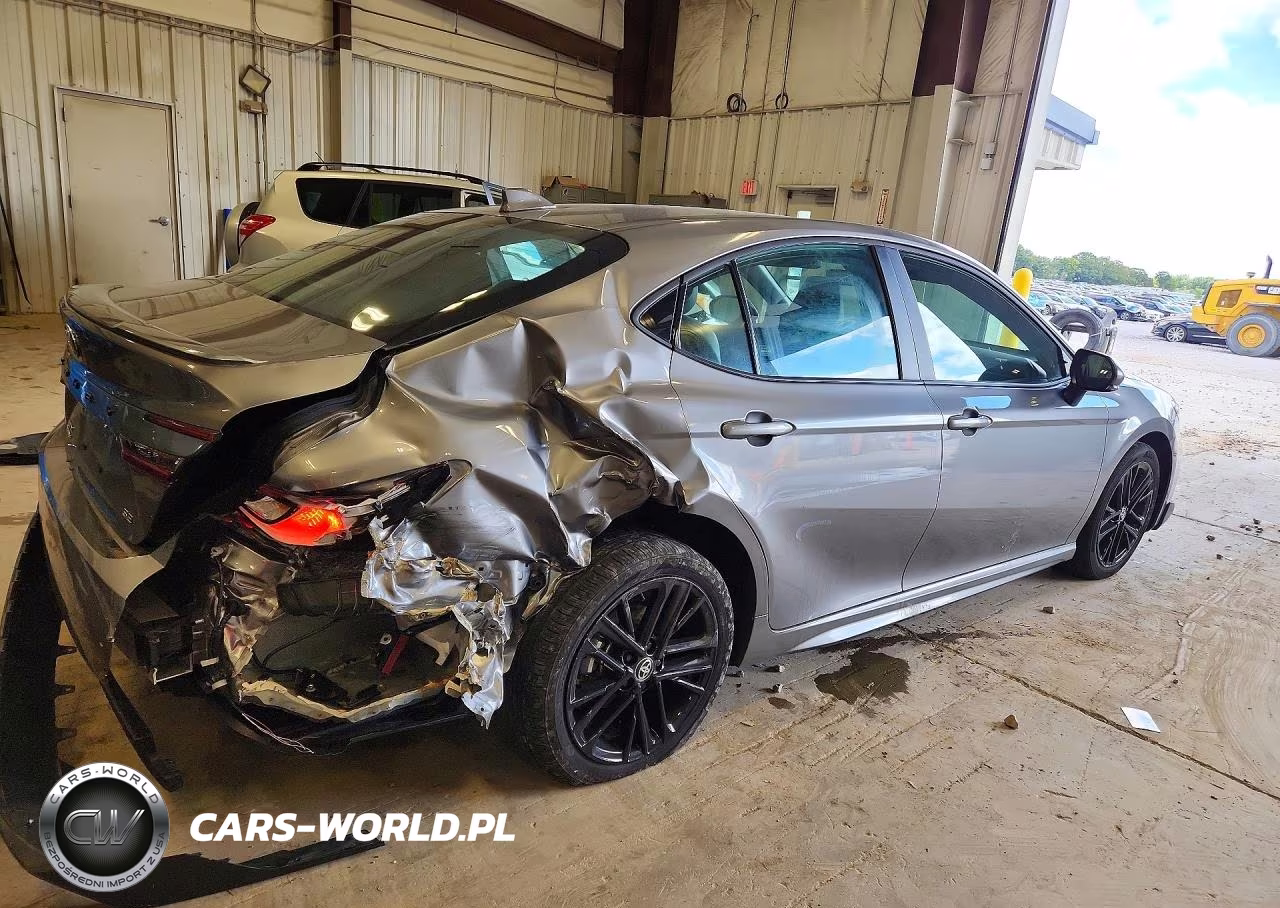 2025 Toyota Camry Se VIN:4T1DBADK2SU500570 - 3