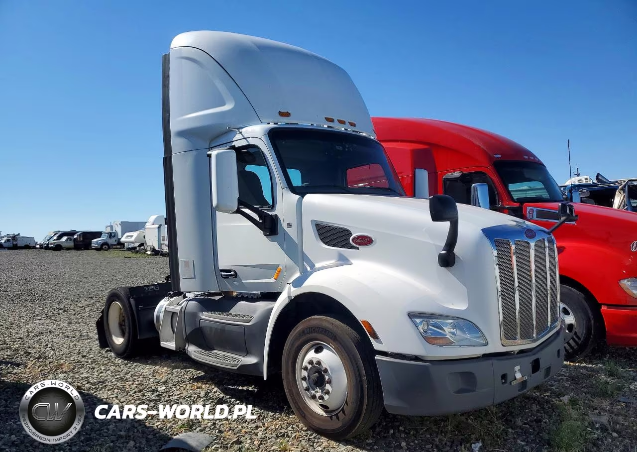 2018 Peterbilt 579 Semi Truck VIN:1XPBA48X9JD478179 - 4