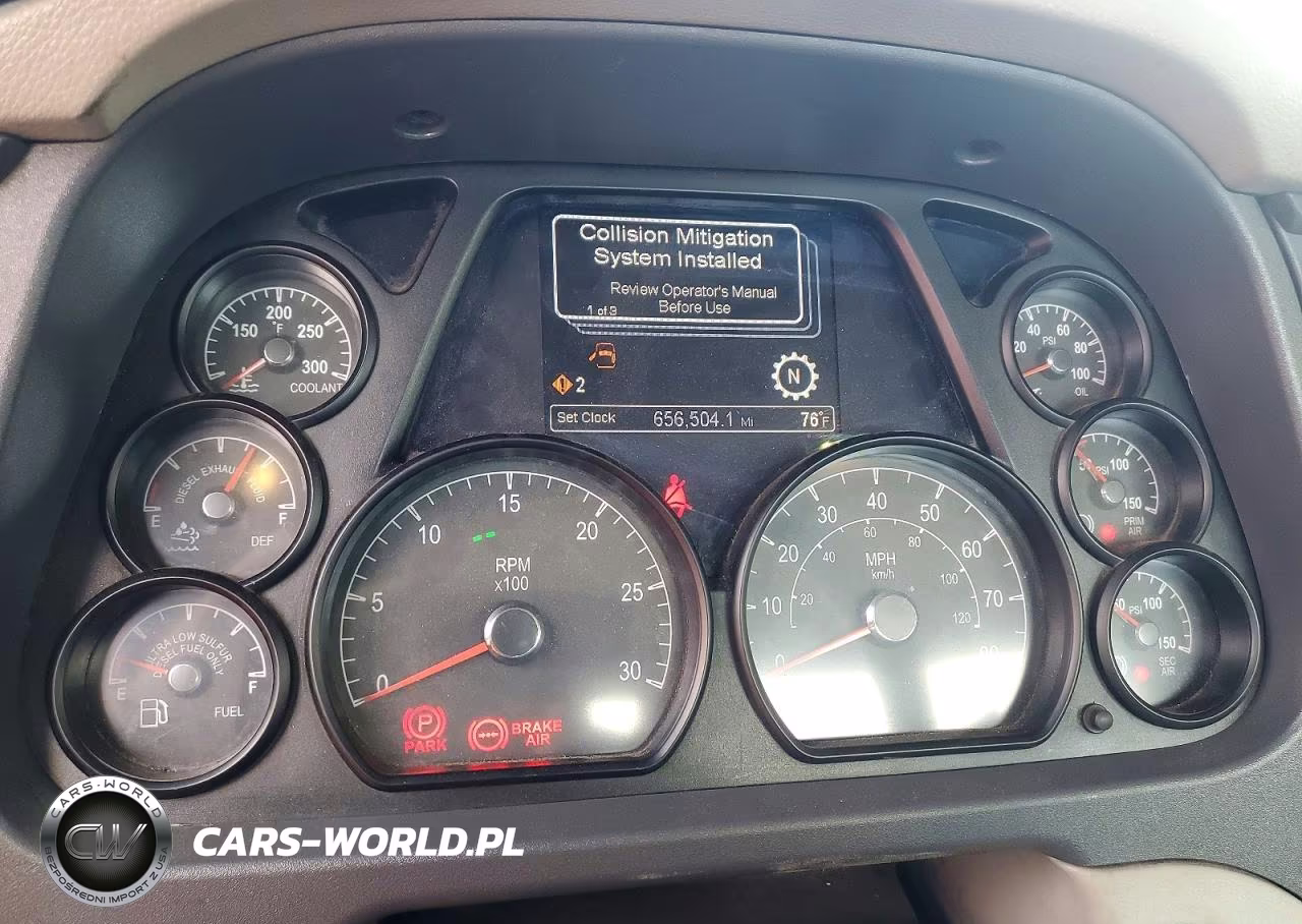 2018 Peterbilt 579 Semi Truck VIN:1XPBA48X9JD478179 - 9