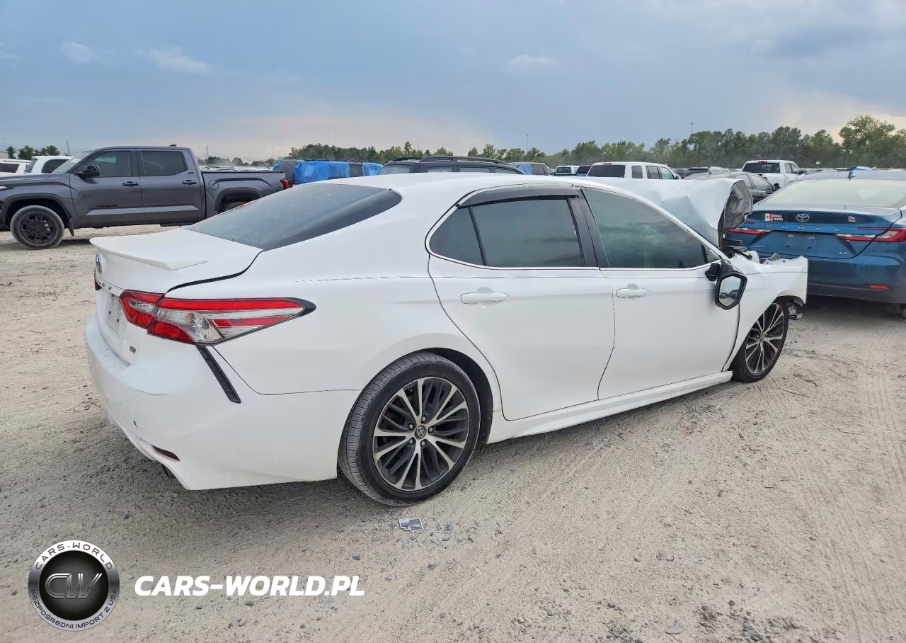2018 Toyota Camry Se VIN:4T1B11HK4JU005645 - 3